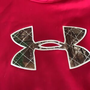 NWT Under Armour Cold Gear Loose Fit Hoodie‎ Pink/Red with Realtree Camo size XS